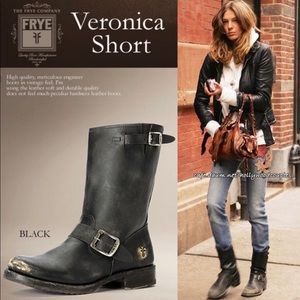 Frye Veronica Shorties Black Stone wash distressed